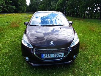 Peugeot 208 - 4