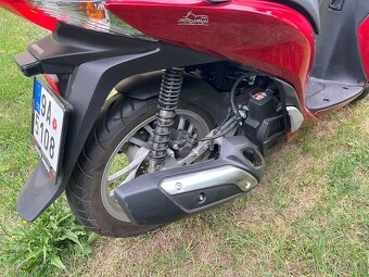 Skútr HONDA SH 125 - 4