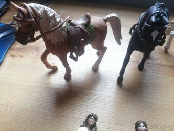 Schleich koně kloubové jezdkyně Sofia Hannah Sarah Lisa - 4