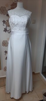 Prodám bílé šaty na věneček, nebo na svatbu, vel. 40 - 42 - 4