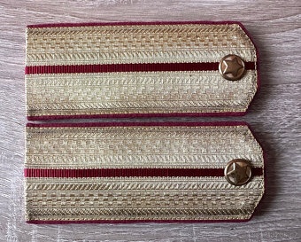 SNB NB výložky 50 roky pagony - 4