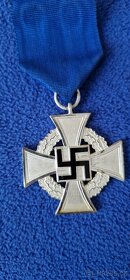 Medaile za 25let věrné služby + etue Treudiesenst-ehrenzeich - 4