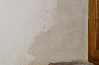 Pečlivé štukatérské práce a opravy omítek – tým restaurátorů - 4