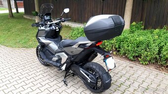 Honda x-adv 750 - 4