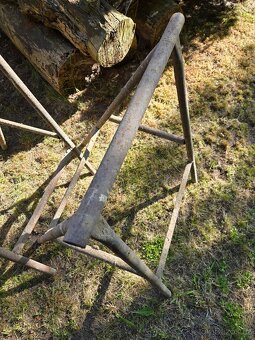 Prodám kovové podpěry (kozy) výška 82cm. - 4