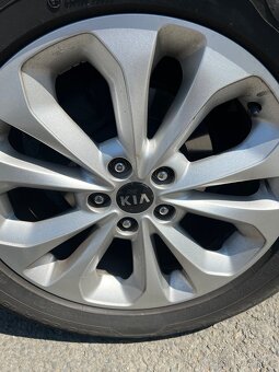 Kola Kia 225/60 R18 - 4