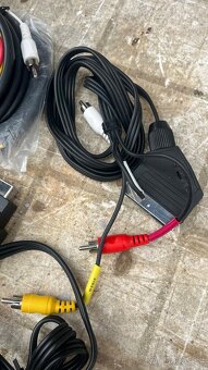 Prodám různé AV propojovací TV,audio,SVHS,scart atd. šňůry - 4