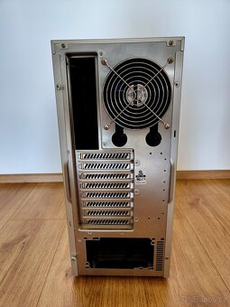 Celohliníková PC skříň Lian Li PC-7H - 4
