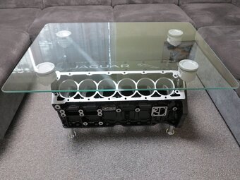Konferenční stolek z bloku motoru V12 Jaguar - 4
