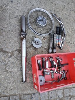 Simson ruzne dily - 4