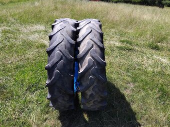 Prodám kola na traktor 12.4/11-32 - 4