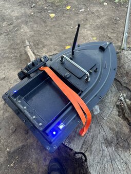 Použitý zavážecí loďka na ryby s GPS,10000mAh - 4