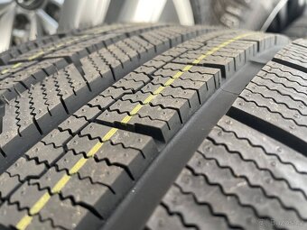 DARTFOR LIERPOOL VW Passat 8B 5x112 235 45R18 zimné - 4