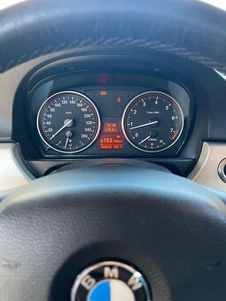 BMW E90, 330i, 200kW, 246.000 km - 4