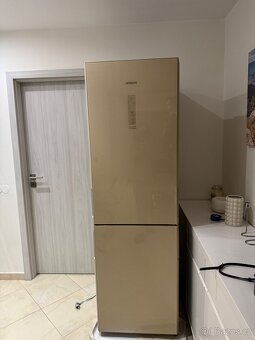 Lednice s mrazákem Hitachi - 4