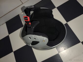 Dívčí helma brusle, lyže - 4