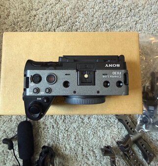 Sony FX30 (Cinema Line) + příslušentví - 4