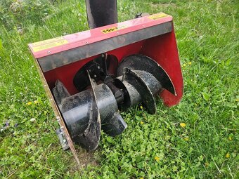 Prodám sněhovou/sněžnou frézu SF-55 na malotraktor VARI - 4