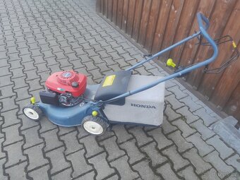 SEKACKA HONDA S POJEZDEM - 4