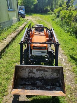 Malotraktor Kubota B1502 15koní s nakladačem - 4