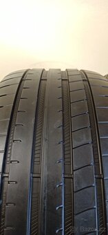 Goodyear 255/40 R18 99Y 5,5mm - 4