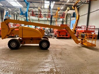 KLOUBOVÁ TERÉNNÍ PLOŠINA JLG 600 AJ - 4