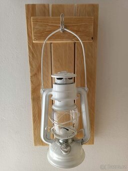 Věšáky, dekorace z masivu / Levně - 4