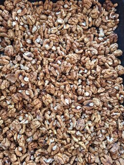 Loupané vlašské ořechy - 4