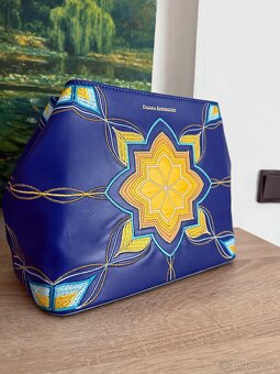 Sara Iris kožená vyšivaná kabelka Dajana Rodriguez - 4