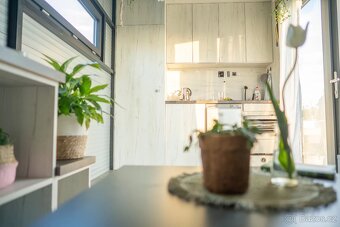 Tiny house – plně vybavený, solární panely, top stav - 4