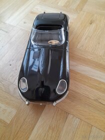 Plechová retro hračka se setrvačníkem - Jaguar etype - 4