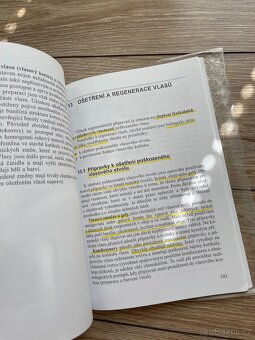 Technologie I, II a Materiály kadeřnické učebnice - 4
