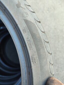 Pirelli powergy235/40r19 - 4