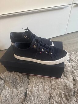 Krásné značkové plátěné tenisky Tommy Hilfiger vel 39 - 4