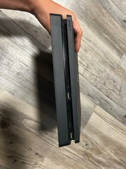 Ps 4 slim - 4