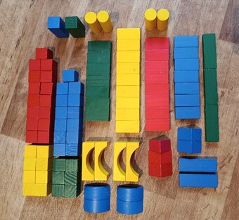 Sada dřevěných stavebních kostek pro předškolní stavitele - 4