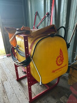 Nesený plošný postřikovač AGS 330 6m - 4