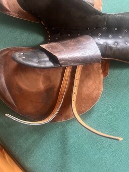Prodám dostihové, semišové sedlo - 4