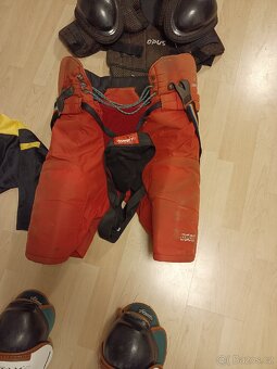 Hokejové vybaveni - 4