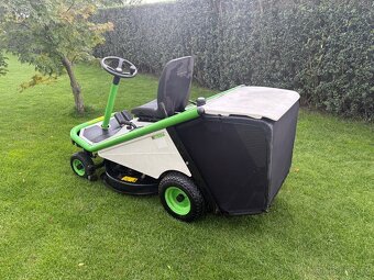 Etesia Bahia s dvouválcovým motorem - 4