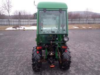 MALOTRAKTOR JOHN DEERE S ČELNÍM NAKLADAČEM - 4