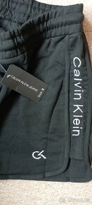 Nové šortky zn."Calvin Klein" vel."S" - 4