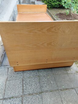 Dřevĕná postel - 4