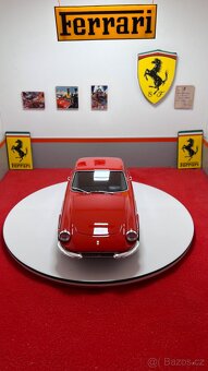 Ferrari 330 GTC 1:18 CMR - 4