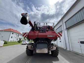 Sklízecí mlátička Case IH AF7230 - 4