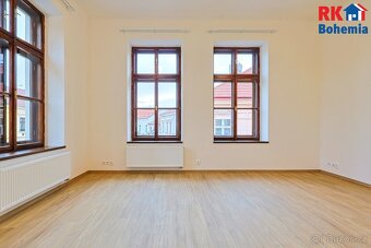 Pronájem nově zrekonstruovaného bytu 1+kk o výměře 39,89 m2 - 4