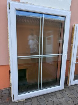 Prodám použitá plastová okna 6 ks + balkónové dveře - 4
