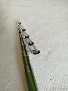 TELESKOPICKÝ RYBÁŘSKÝ PRUT SOUGAYILANG 240 - 4