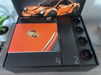 Lego Technic 42056 Porsche 911 GT3 RS - 4