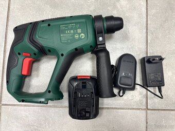 Aku vrtací kladivo Bosch UniversalHammer 18V - 4